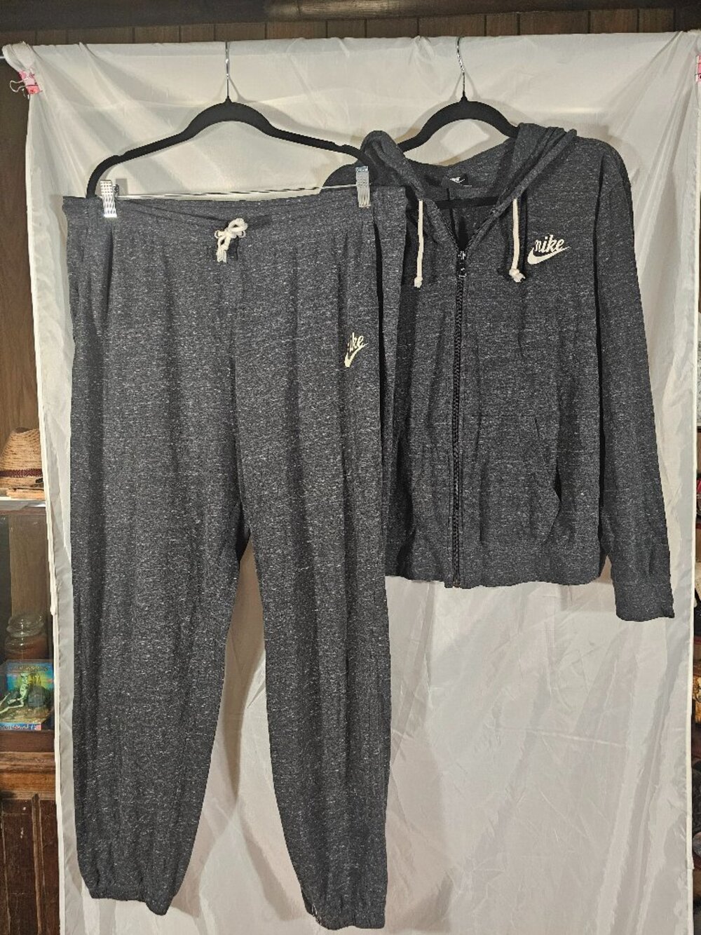 Nike lightweight french terry soft jogging suit. Size 2X. Great condition.